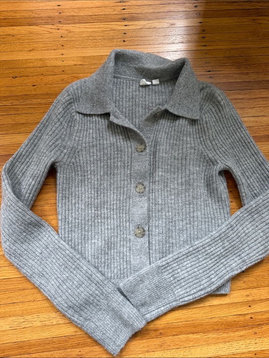 GAP Sweaters - GAP Light Gray Ribbed Button Cardigan